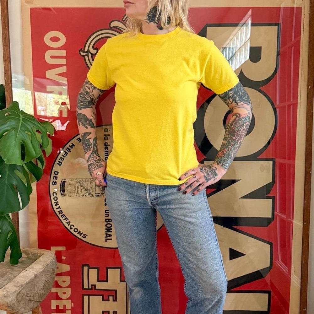 Vintage 1990s Yellow Soft Spun 100% Cotton Tshirt - Picture 4 of 5